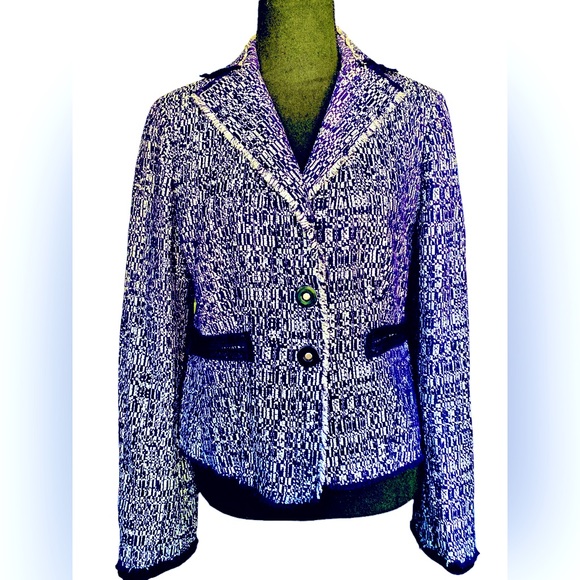 ANN TAYLOR TWO BUTTON BLAZER - Picture 5 of 5